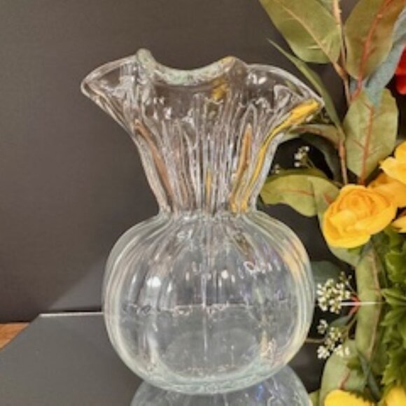 Vintage Clear Glass Ruffled Vase Ribbed Base Elegant Mid Century Glassware Decor - Picture 1 of 4
